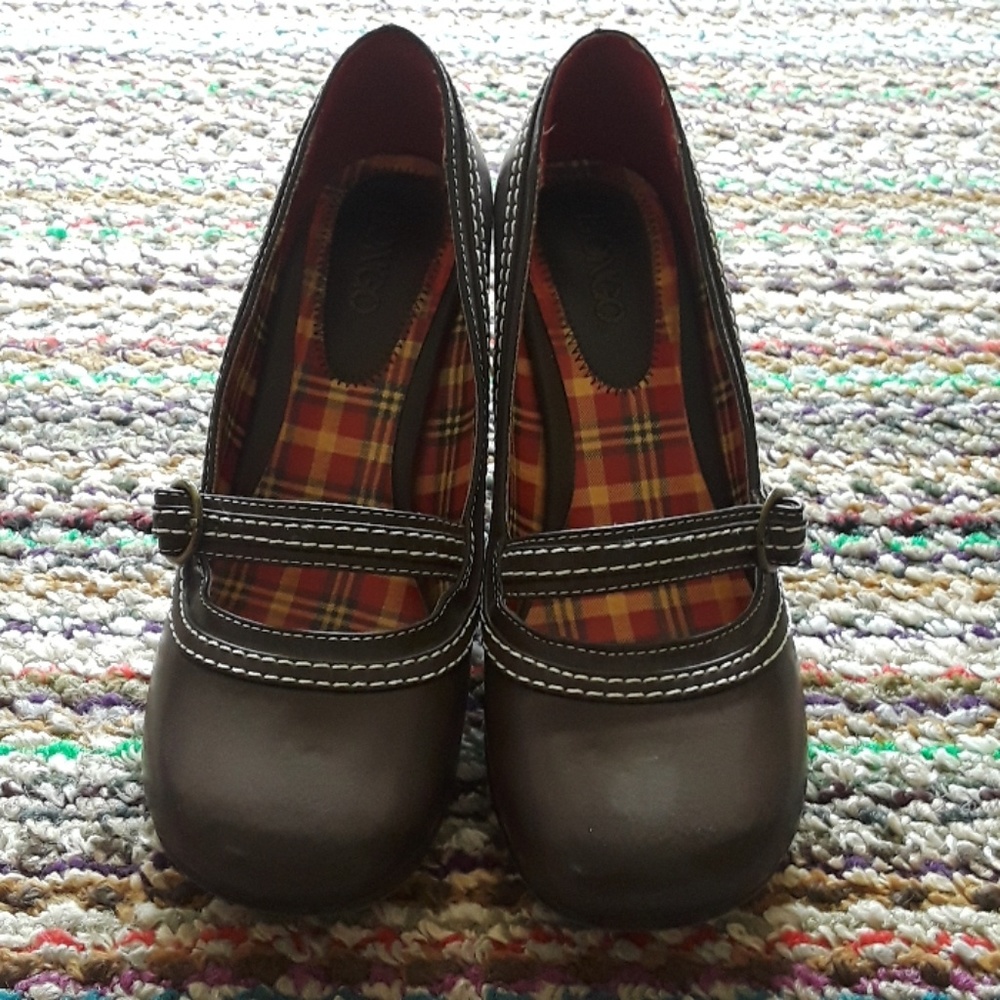 🐙Bongo Brown Wedge Heels Size 8.5